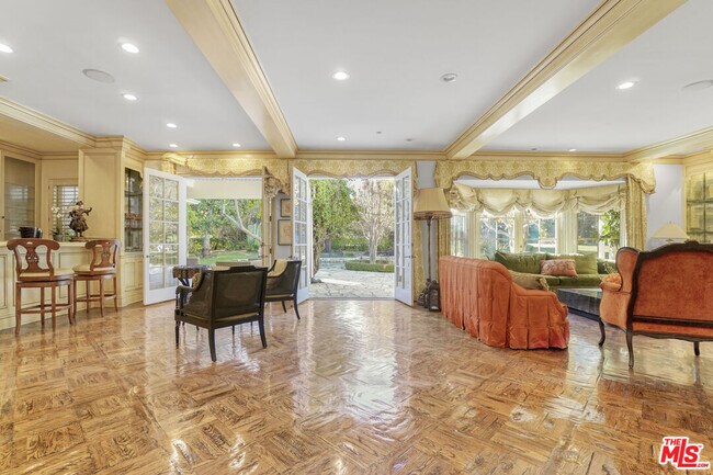 Building Photo - 821 Whittier Dr