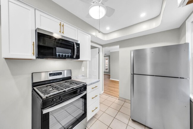 Building Photo - 1386 Eastwood Ave