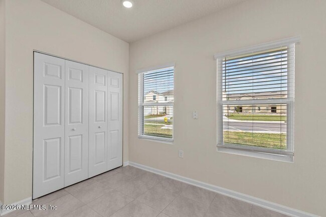 Building Photo - 21 Temple Dr