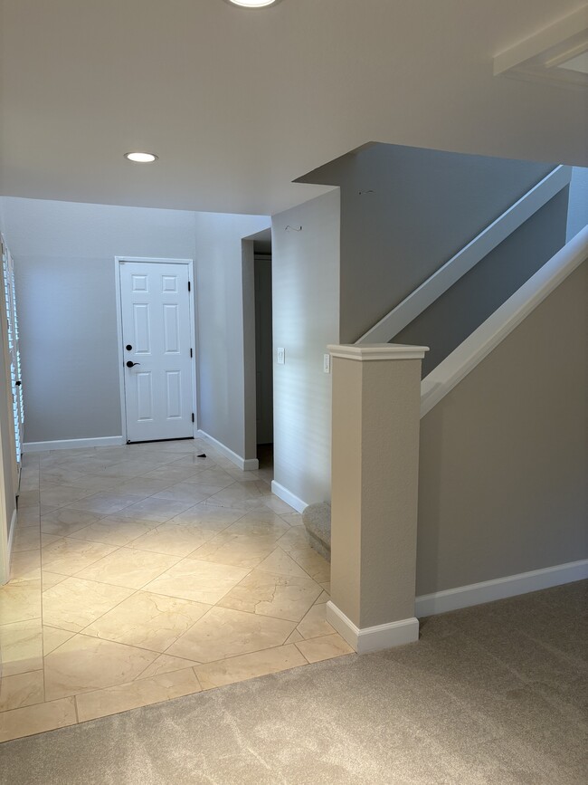 Building Photo - 1938 Stratton Cir