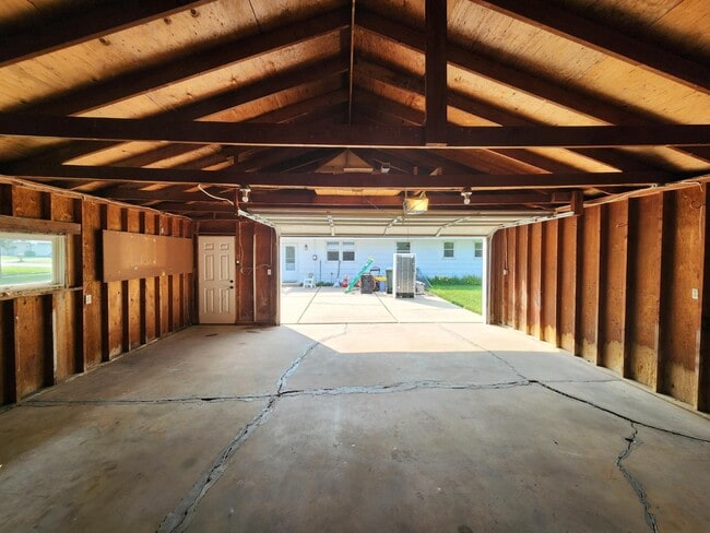 Building Photo - 1027 Cardinal St