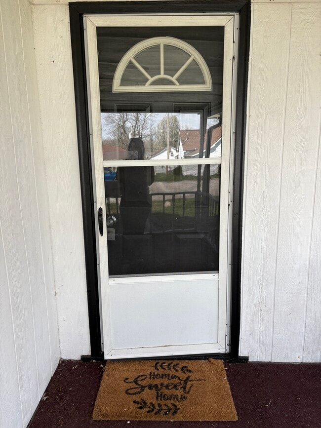 Building Photo - 645 Forest Ave