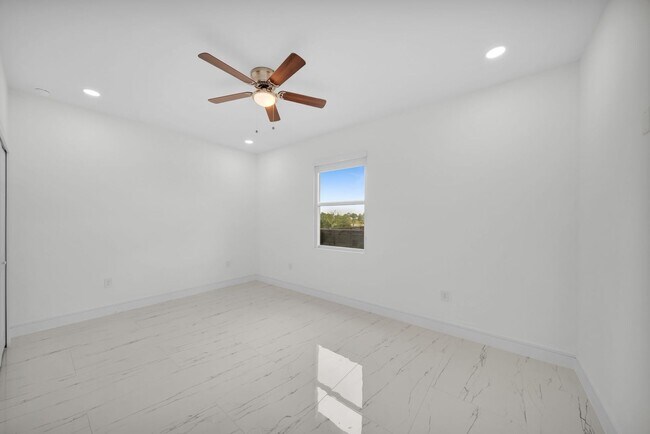 Building Photo - 125 Pennfield St