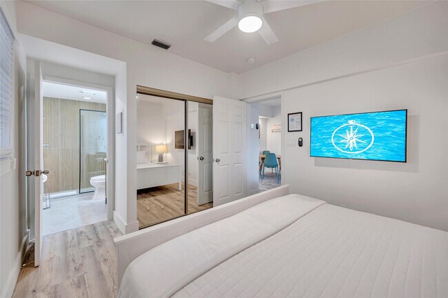 Building Photo - 2740 NE 15th St