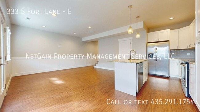 Building Photo - 333 S Fort Ln