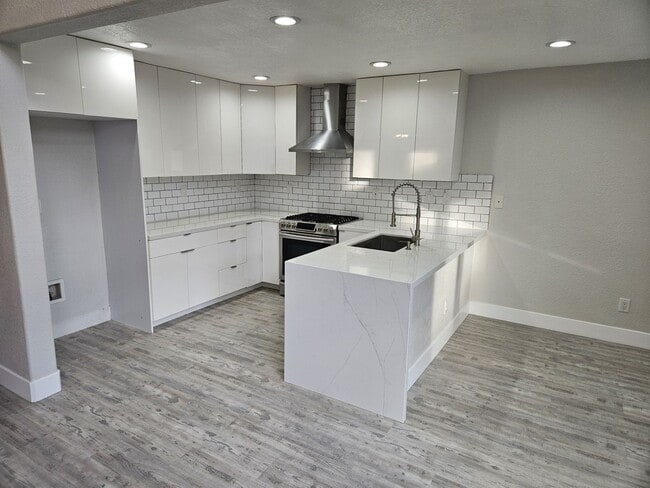 Building Photo - Remodeled Modern Home for Rent in Rocklin
