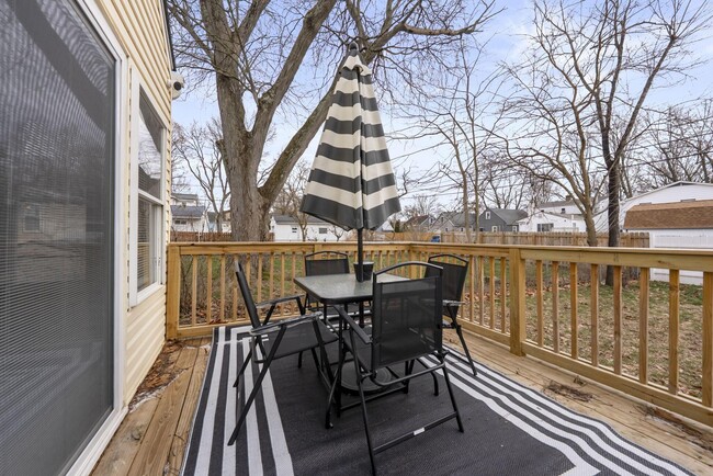 Building Photo - 111 Rosslyn Ave