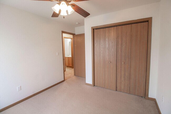 Building Photo - 1601 Smiley Ln