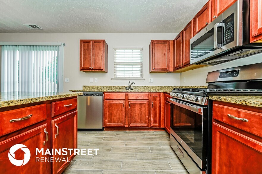 Building Photo - 2334 Silver Maple Cir
