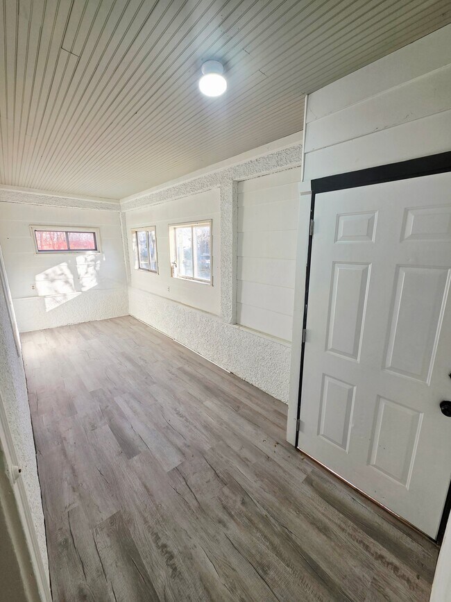 Building Photo - 414 N 33rd Ave