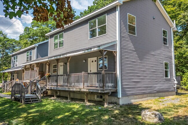 Building Photo - 114 Cove Rd