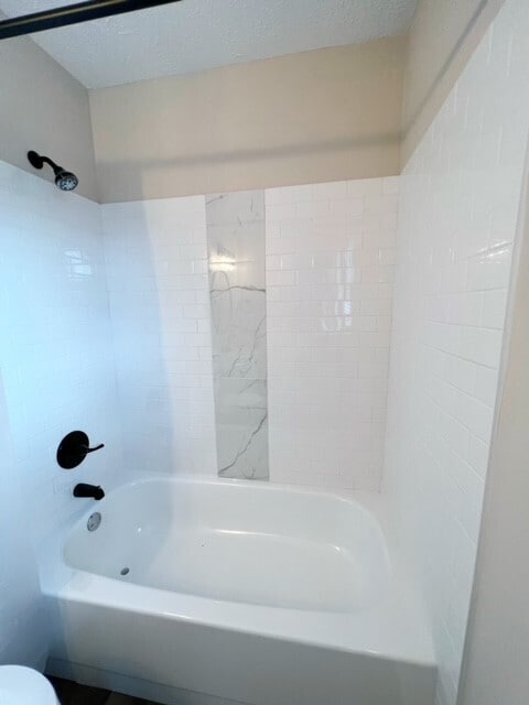 Building Photo - 3211 Wedgewood Dr