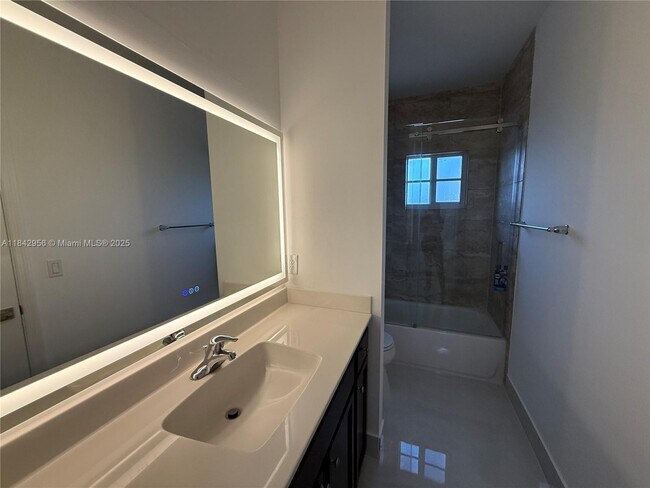 Building Photo - 8132 SW 17th Ct