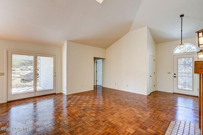 Building Photo - 1957 Forest View