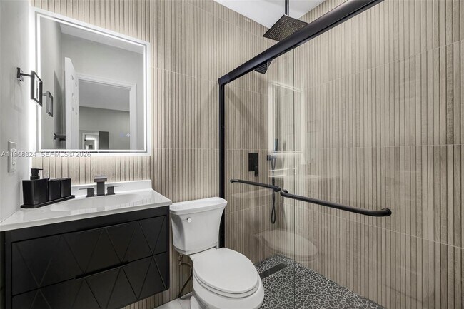 Building Photo - 2244 SW 10th St