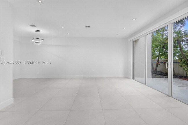 Building Photo - 21391 Marina Cove Cir