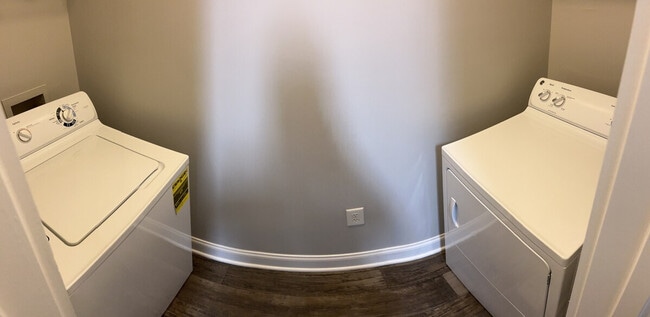 Building Photo - 8601 Lenten Rose Ct