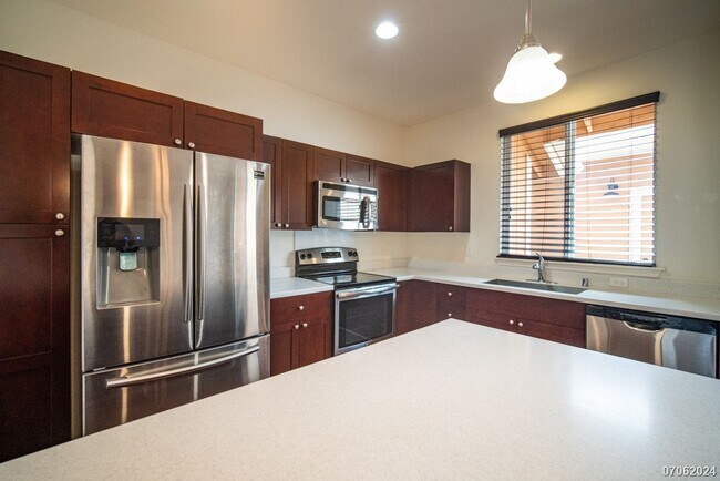 Building Photo - 3 BD/2.5 BA Townhome in Awakea at Mehana in Kapolei
