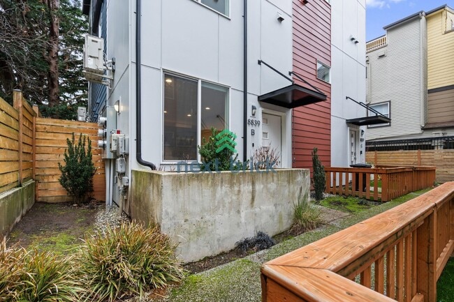 Building Photo - 2 Bed 2 Bath Single-family House Available for Rent!