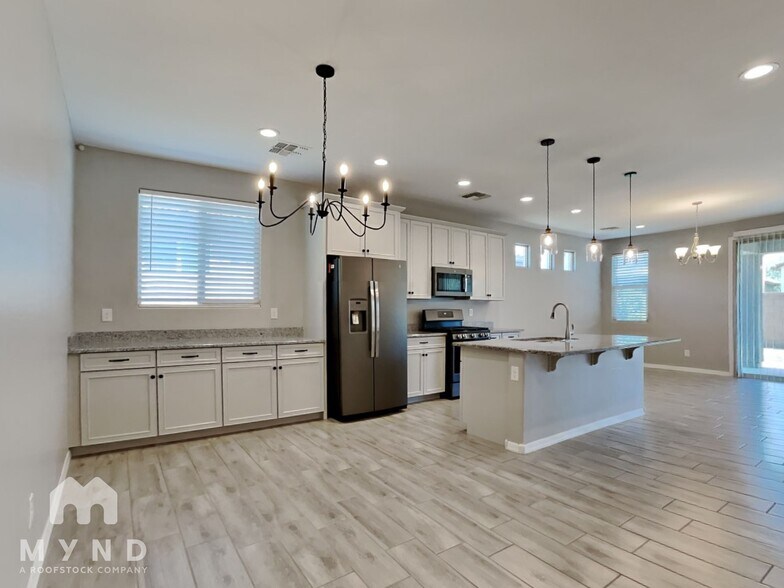 Building Photo - 20887 E Swan Dr