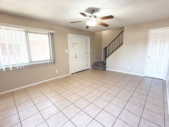 Building Photo - 5244 W Lynwood St