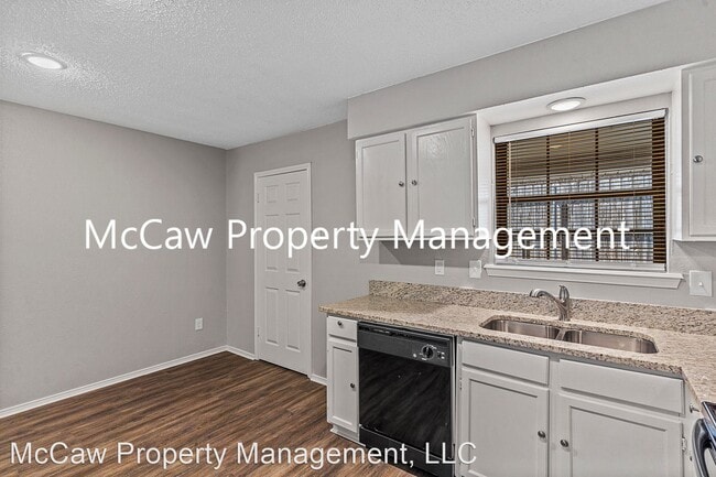 Building Photo - 2 br, 2 bath House - 210 Rolston Rd. Unit 4