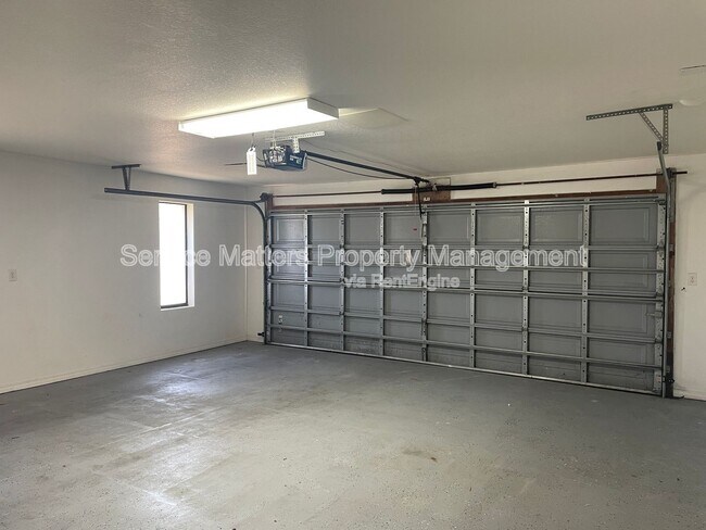Building Photo - 5067 Serry Ln