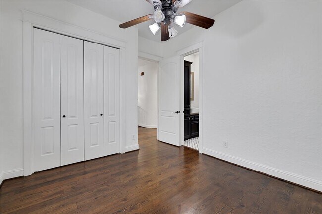 Building Photo - 1408 W 23rd St