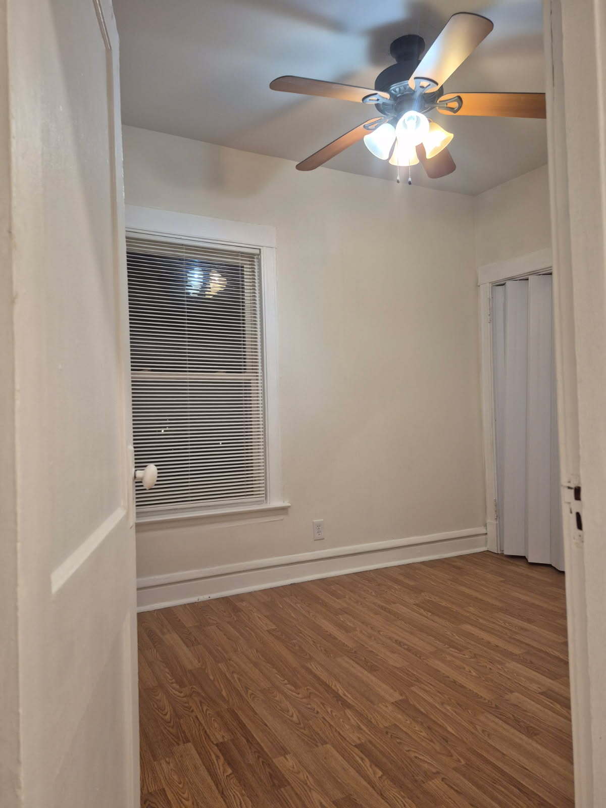 Building Photo - 1244 E 70th St