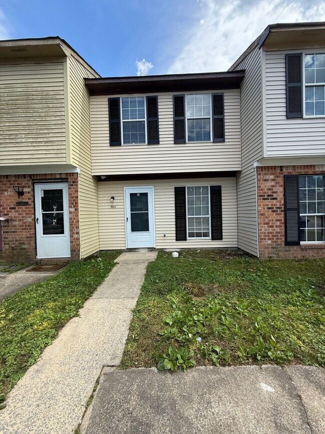 Building Photo - Move-In Ready 2BR Home Near Coast Guard Base!