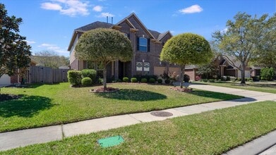 Building Photo - 17915 Quiet Loch Ln