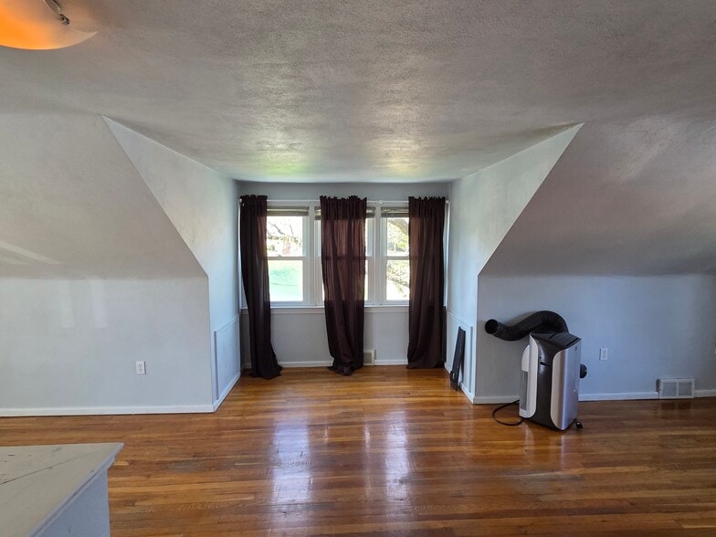 Building Photo - 1857 Chesley Rd