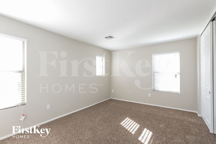Building Photo - 14974 W Columbine Dr