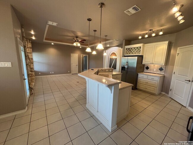 Building Photo - 1835 White Tail Ln