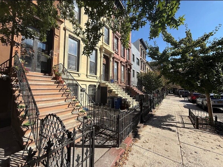 Building Photo - 31 Herkimer St