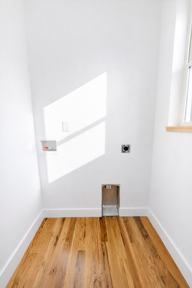 Building Photo - West Asheville Rental!