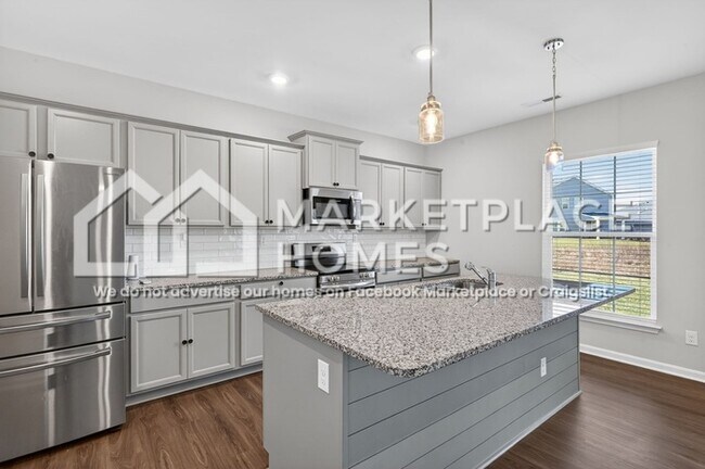 Building Photo - 8436 Gateway Run Rd