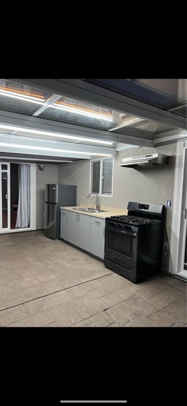 Primary Photo - 871 Summer Dr