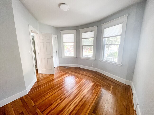 Building Photo - 236 Nicoll St