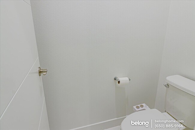 Building Photo - 105 Uptown Cir