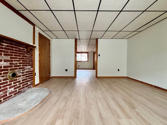 Building Photo - 21 Kosciusko Way