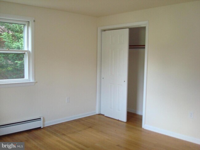 Building Photo - 1158 Horseshoe Pike