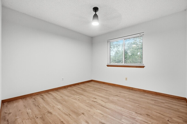 Building Photo - 124 Beverly Dr