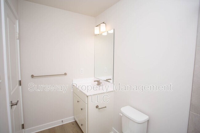 Building Photo - 8 Foxwood Dr
