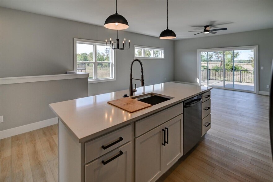 Building Photo - 2949 Blue Grass Dr