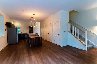 Building Photo - 11 Academy St