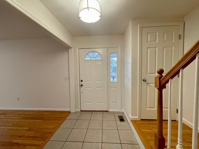 Building Photo - 196 Linwood Ave