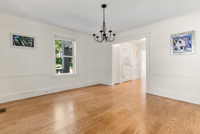 Building Photo - 161 Highland Ave
