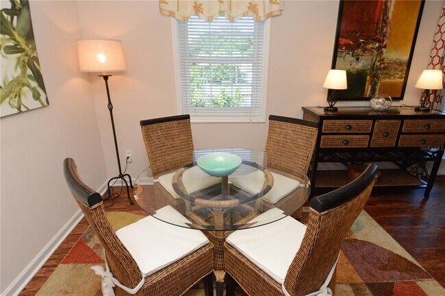 Building Photo - 3889 Pompano Dr SE