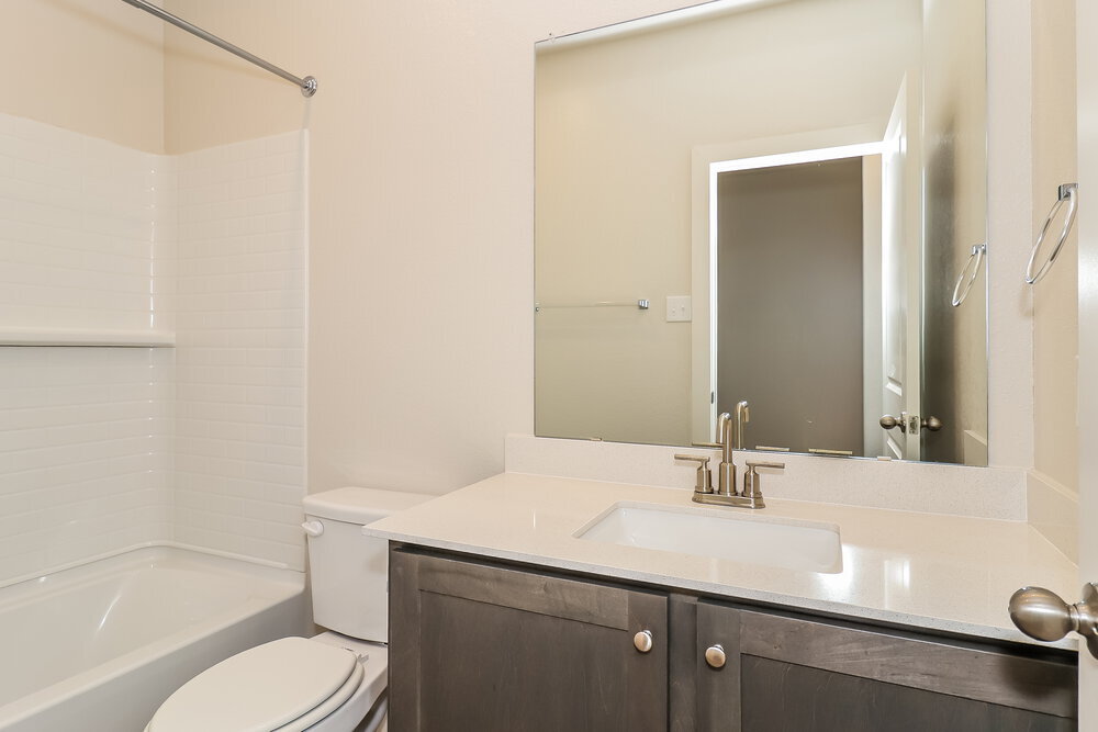 Building Photo - 1505 Woodwinds Dr